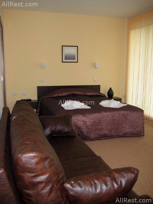 Dikas Hotel 10